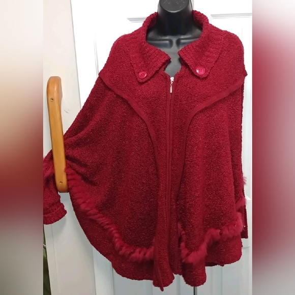 Papa cuffed wrist poncho - Picture 2 of 6